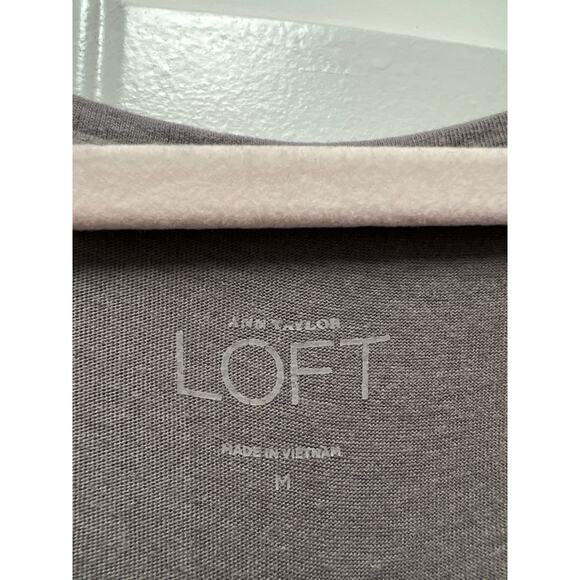 Ann‎ Taylor Loft Women’s Long Sleeve Soft Scoop Neck Pullover Top Size M Gray - Picture 2 of 3